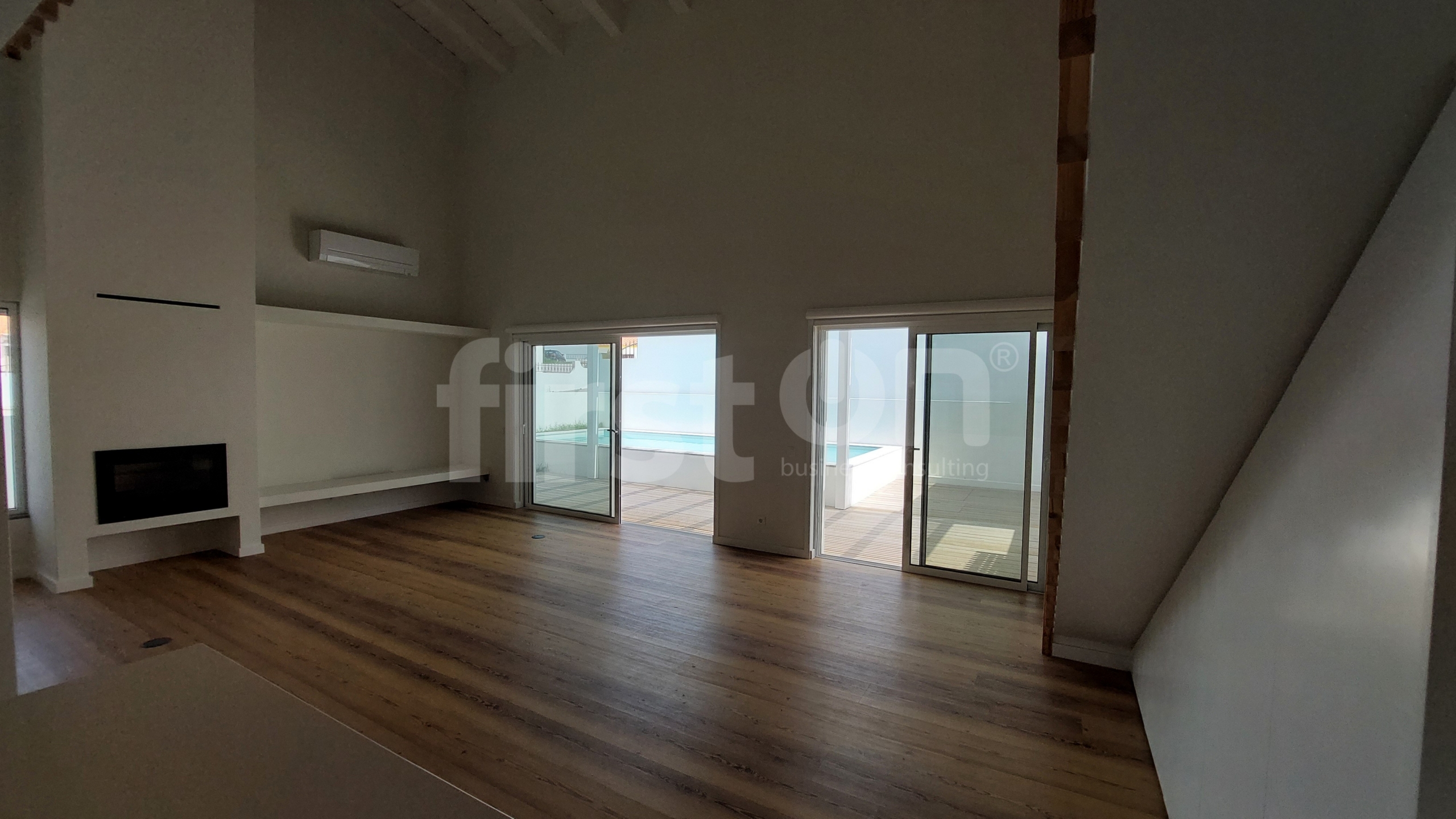 Moradia T4 Duplex com Piscina, Alcácer do Sal [FO1]